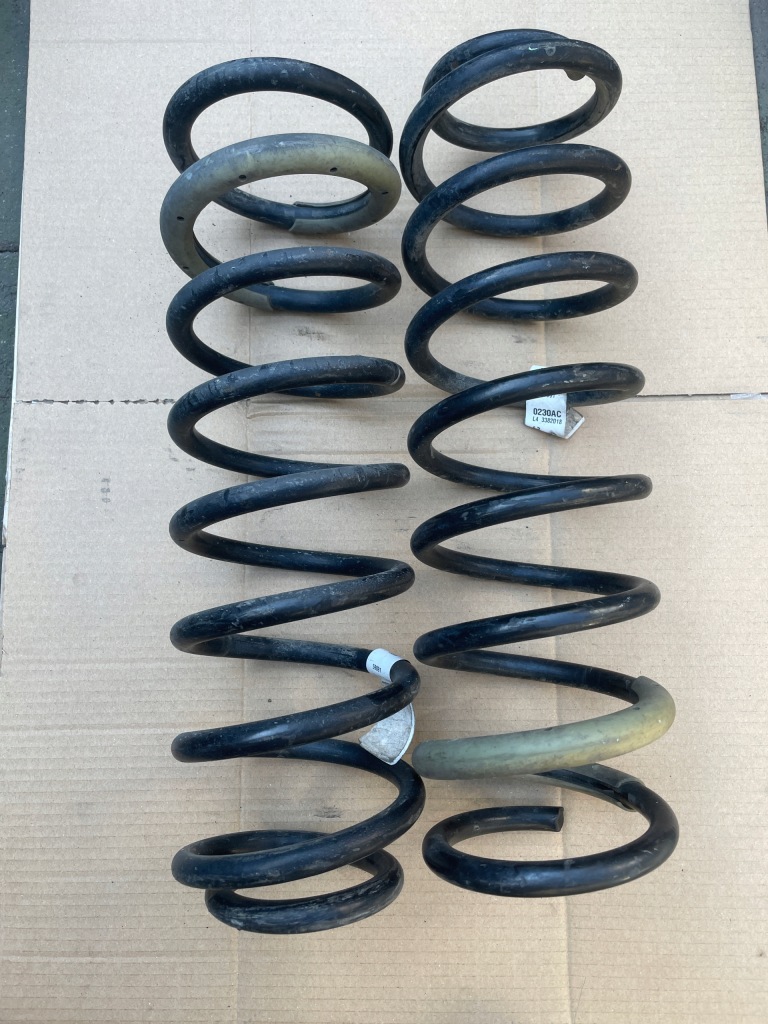 Купити Jeep wrangler jl пружини передні комплект 68250229ac