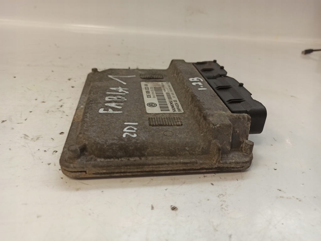 фото №8, Skoda fabia i 1.2b блок управления двигателя 03e906033an