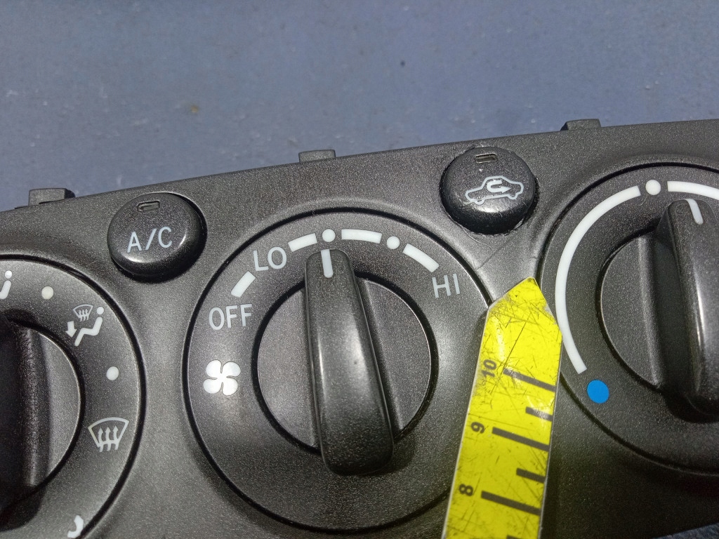 фото №6, Toyota avensis ii t25 панель ручки обдув кондиціонера 55900-05120