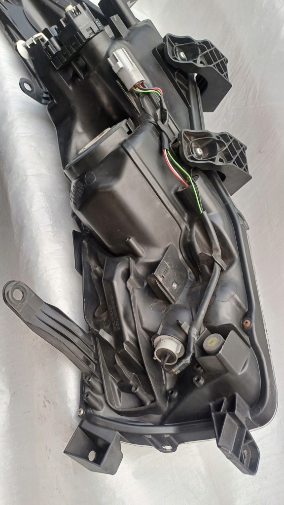 фото №11, Toyota corolla xi e16 e18 przed lift 13-19 led p+l комплект оригинал europa