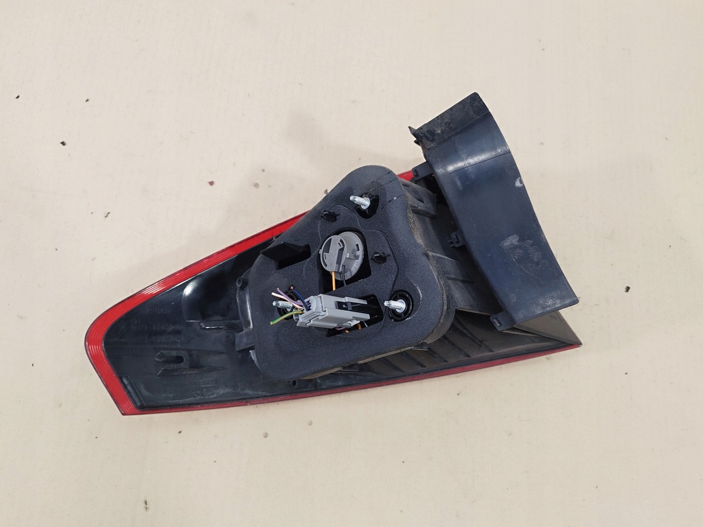 фото №8, Лампа правая задняя ford mondeo mk4 iv lift lata 2010-2014 hb 5 дверь крыло