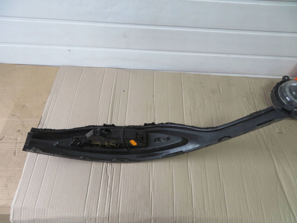 Молдинг рамка фара противотуманная бампера задняя правая  задний q6 e-tron-remo Цена