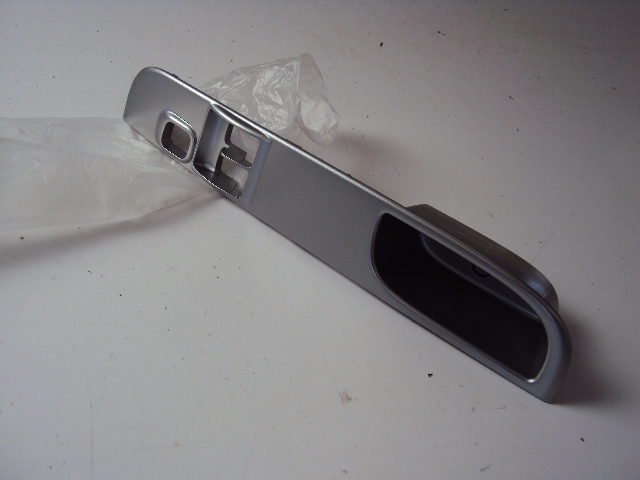 фото №1, Молдинг ручка левый перед mitsubishi l200 iv 06-14