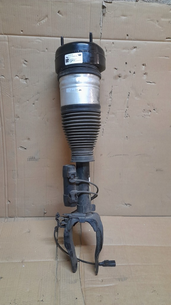 фото №1, Амортизатор пневмоподушка перед левый airmatic mercedes gle gls w167