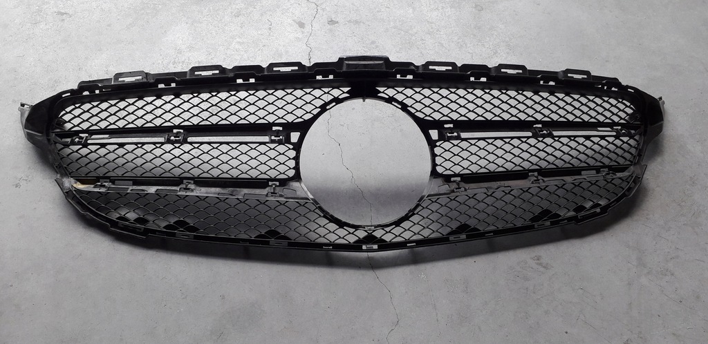 фото №1, Решётка радиатора решётка радиатора mercedes w205 a2058800183