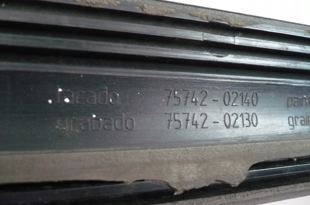 фото №8, Toyota corolla e 12 e12 молдинг дверь левая задняя 5 дверь