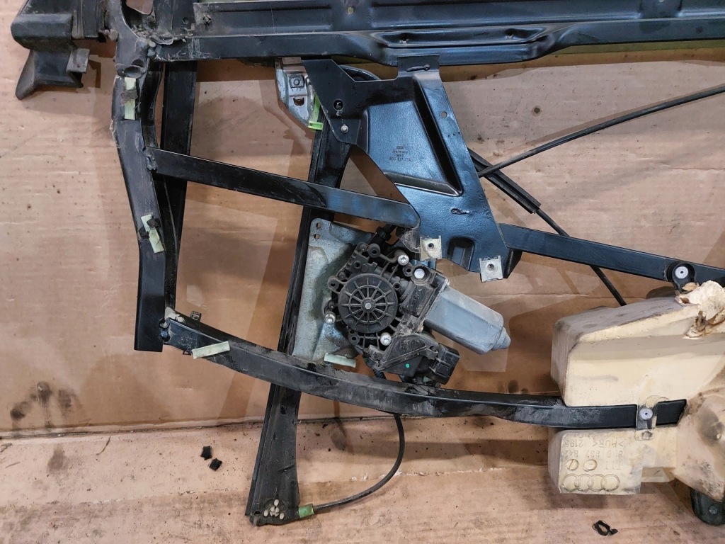 Подъемник стекло рамка audi a4 b5 с Разборки