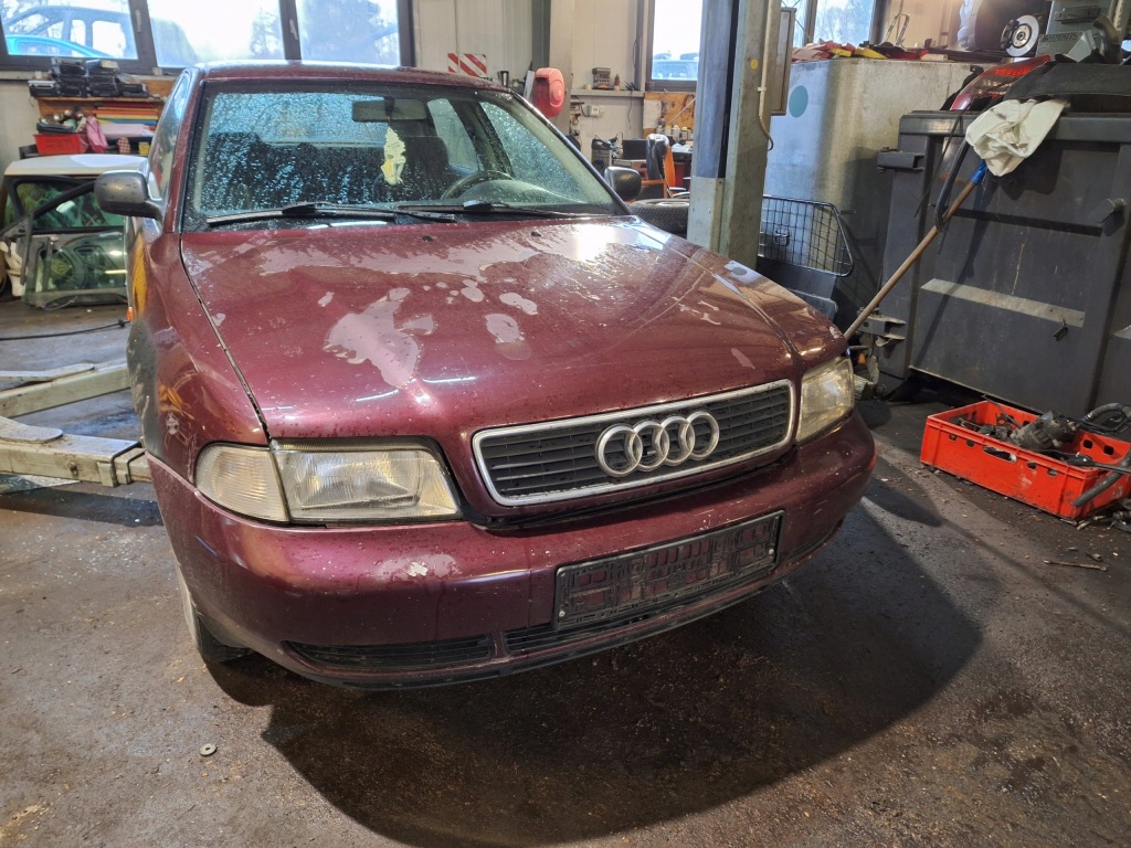 Audi a4 b5 8d 1994-1999 перед решётка  крышка багажника крышка капот двигателя lz3n 8d2 Недорого