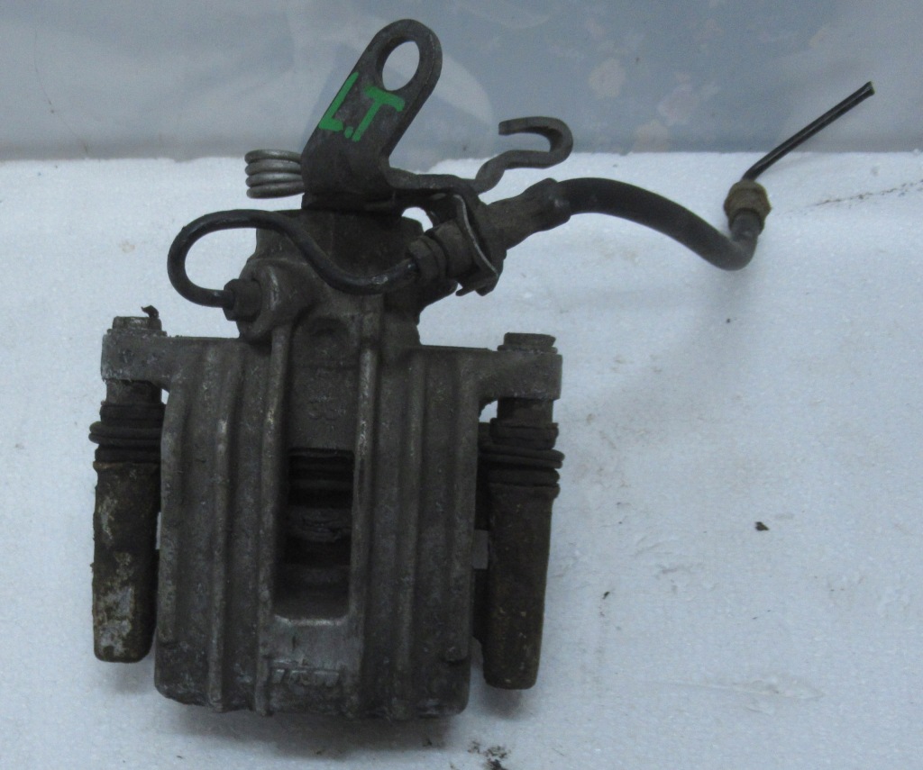 фото №1, Audi a3 8p 1.6 07r супорт лівий задня