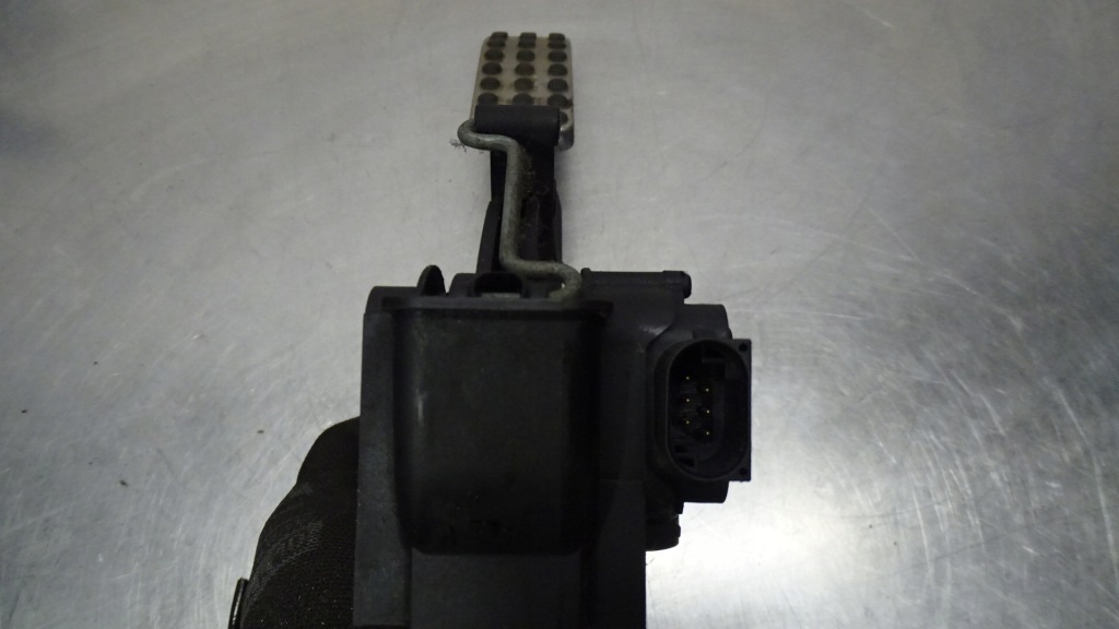 Педаль газа mercedes w245 b200 с Разборки