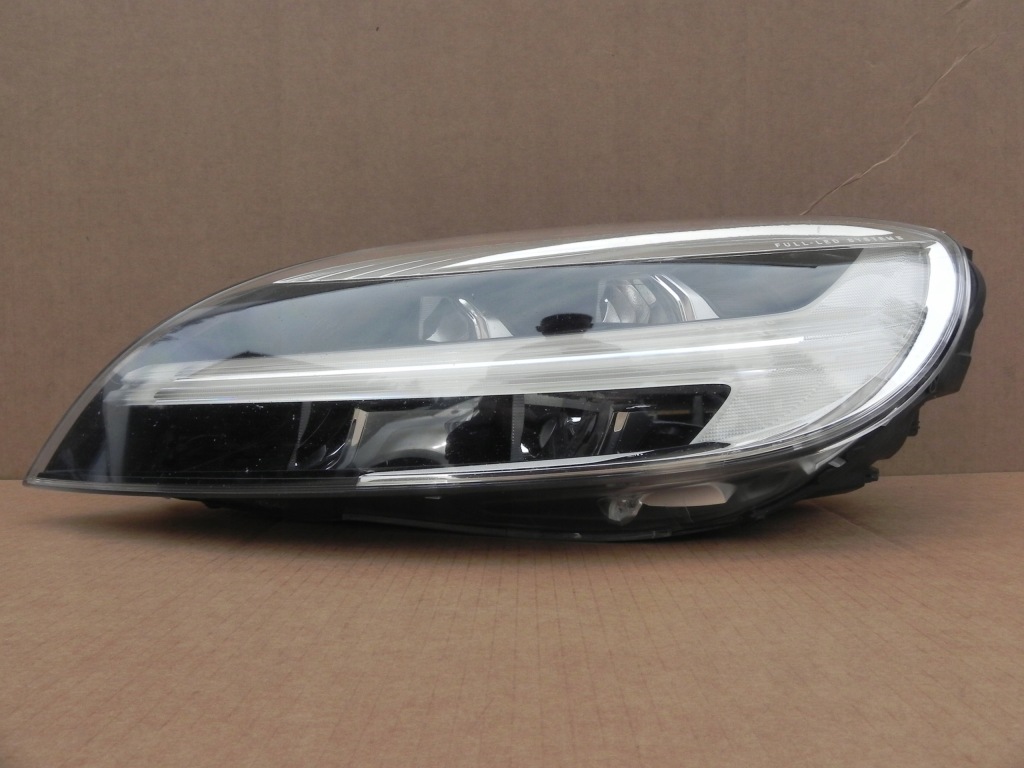 Купити Volvo v40 ii 2 15- рестайлінг  лампа лівий перед ful led 31420449