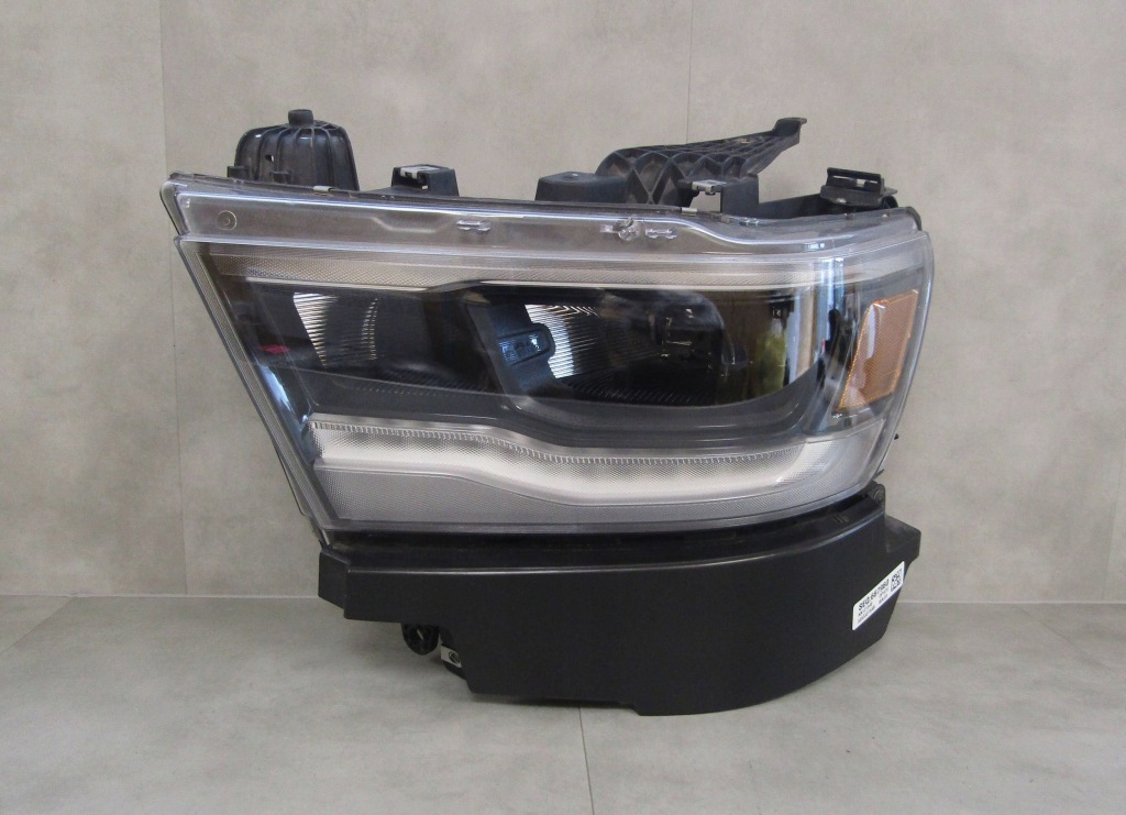 Купити Фара перед dodge ram v 1500 led тонована америка 19- ліва lh p68533275ab