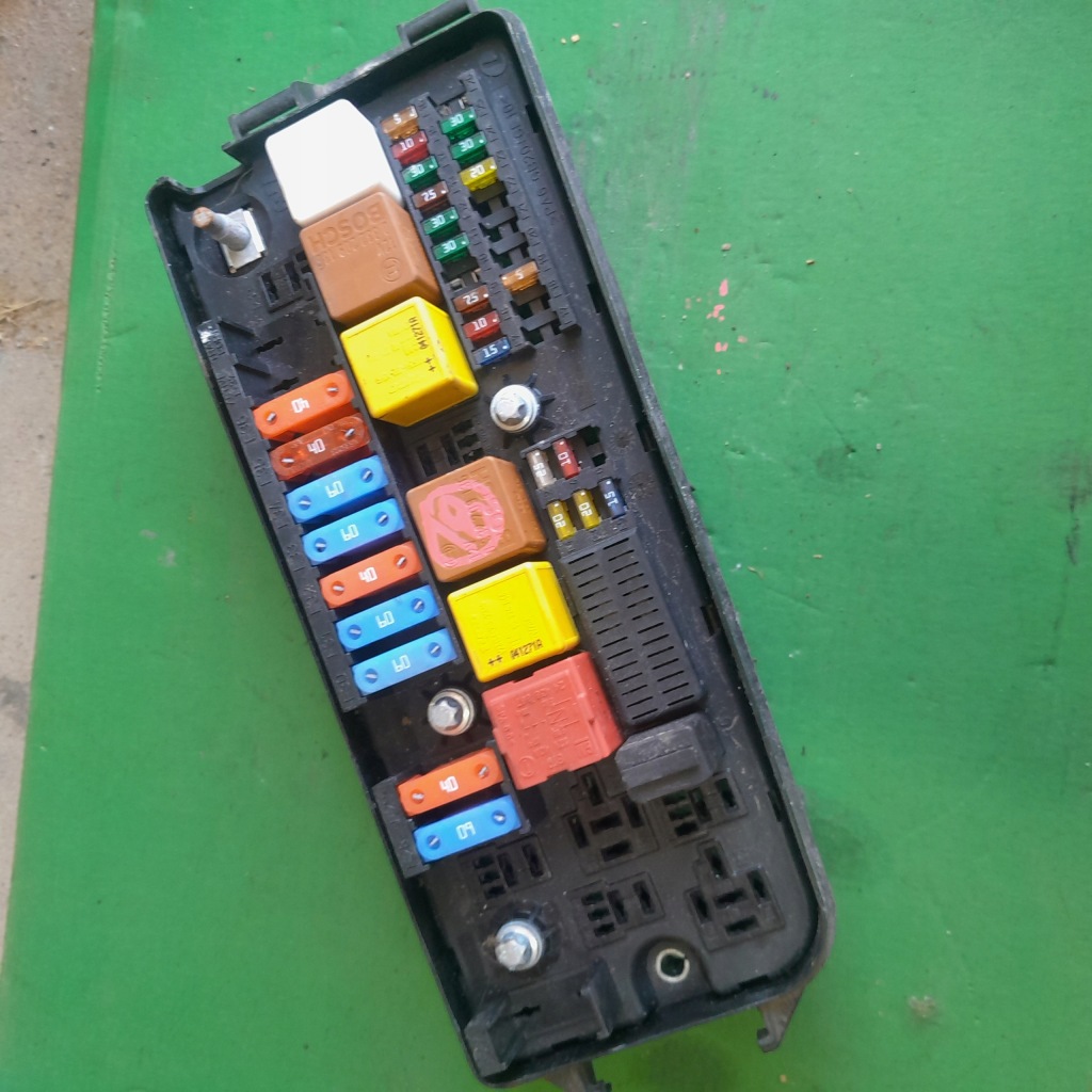 фото №1, Коробка предохранителей opel vectra c 13172979df 519067201