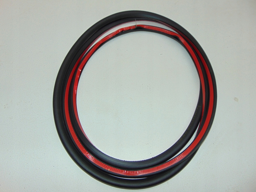 фото №9, Suzuki vitara 2018 - напрямна бампера перед правий