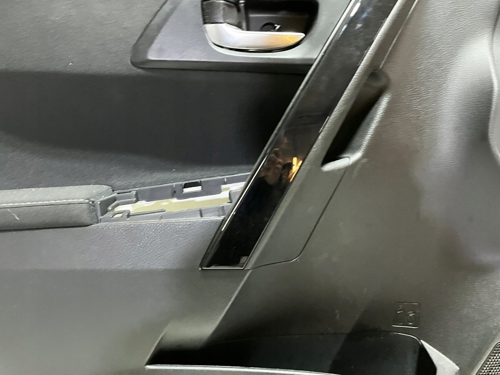 фото №7, Auris ii lift selection обшивка дверь левый перед