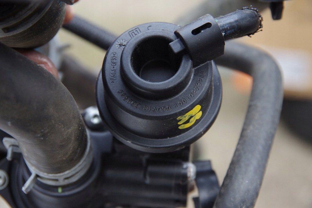 фото №5, Термостат корпус wąż шланги магистраль wody scenic iii megane iii 1.6 dci