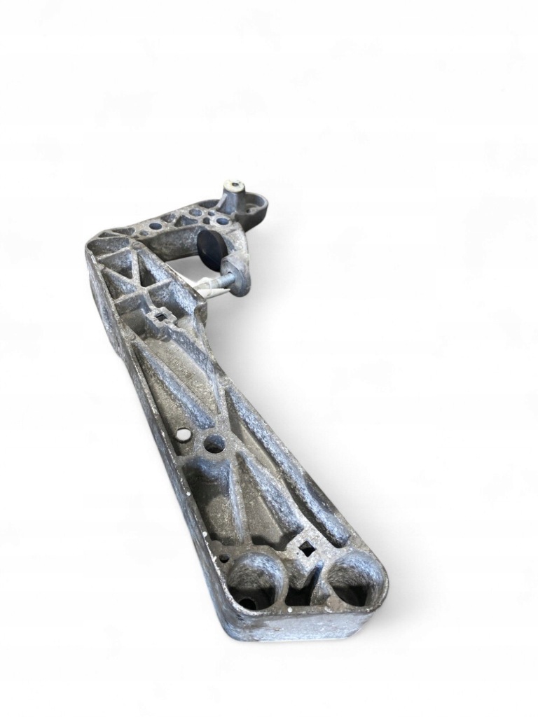 фото №10, Bmw 7 g11 g12 2017 кронштейн / кронштейн коробки передач