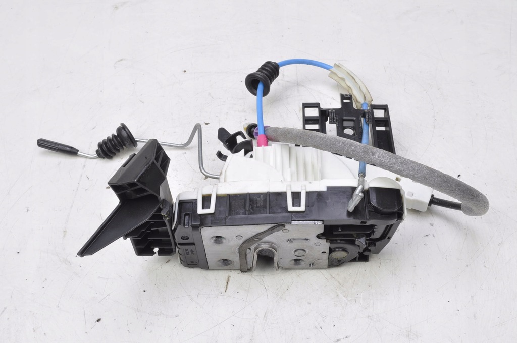 фото №4, Mercedes w176 замок дверь правый задняя