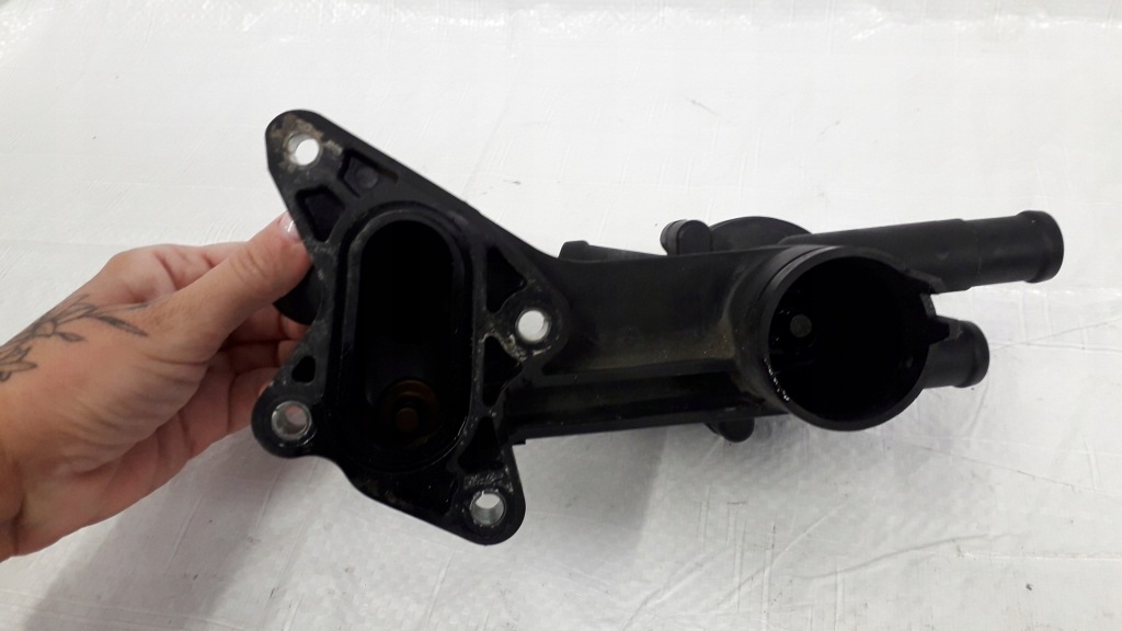 фото №8, Корпус термостата патрубок vw polo 6r v seat ibiza iv 1.2i cg 03c121111b