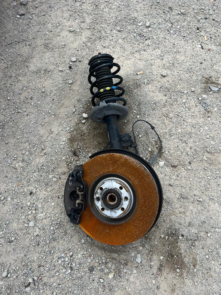 фото №1, Citroen ds5 амортизационная стойка левый 2.0 bhdi