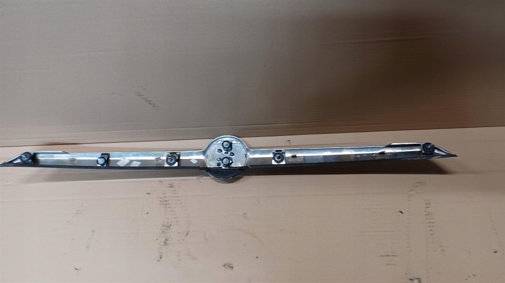 фото №3, Opel zafira c накладка крышки 20907405