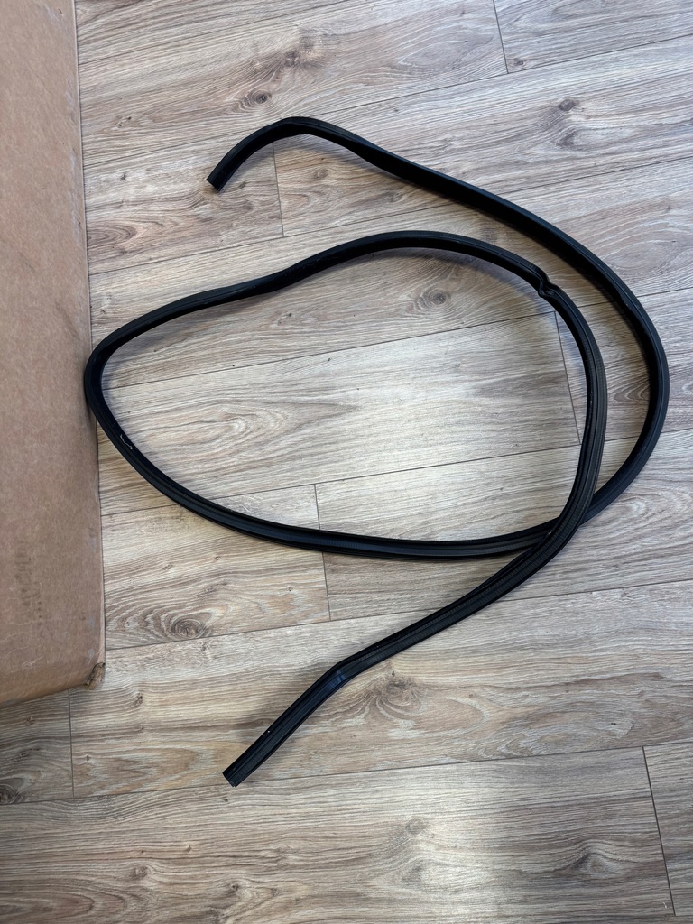 фото №5, Dodge charger передние правое дверь прокладка 2015+