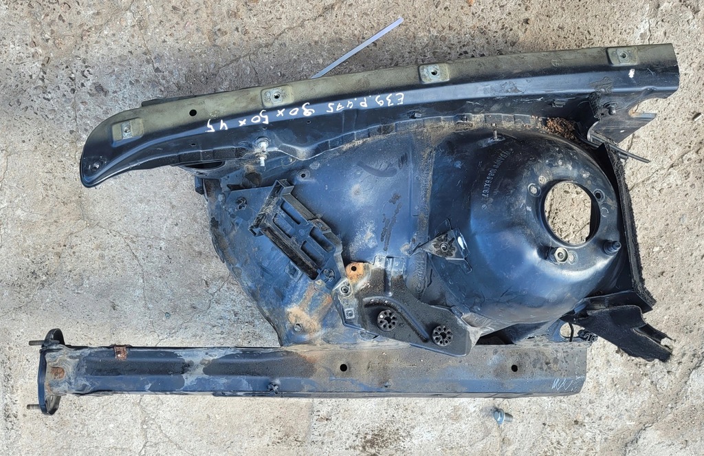 фото №1, Чашка лонжерон правая bmw e39 475 black sapphire