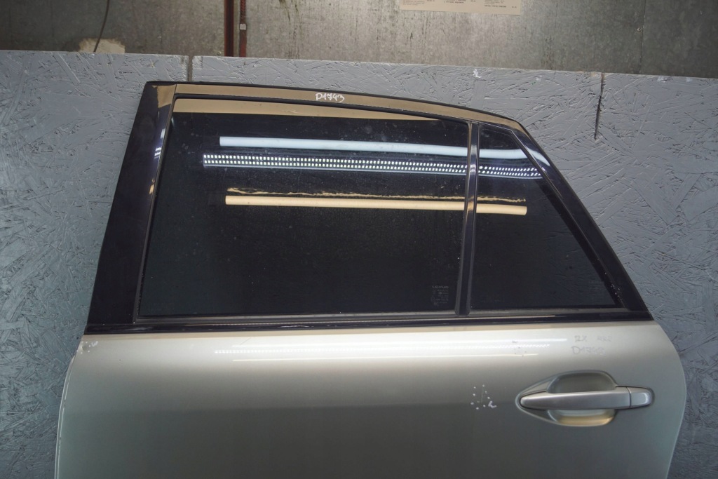 Lexus rx 2 2 дверь левое  задняя 1c0 d1743 в Украине