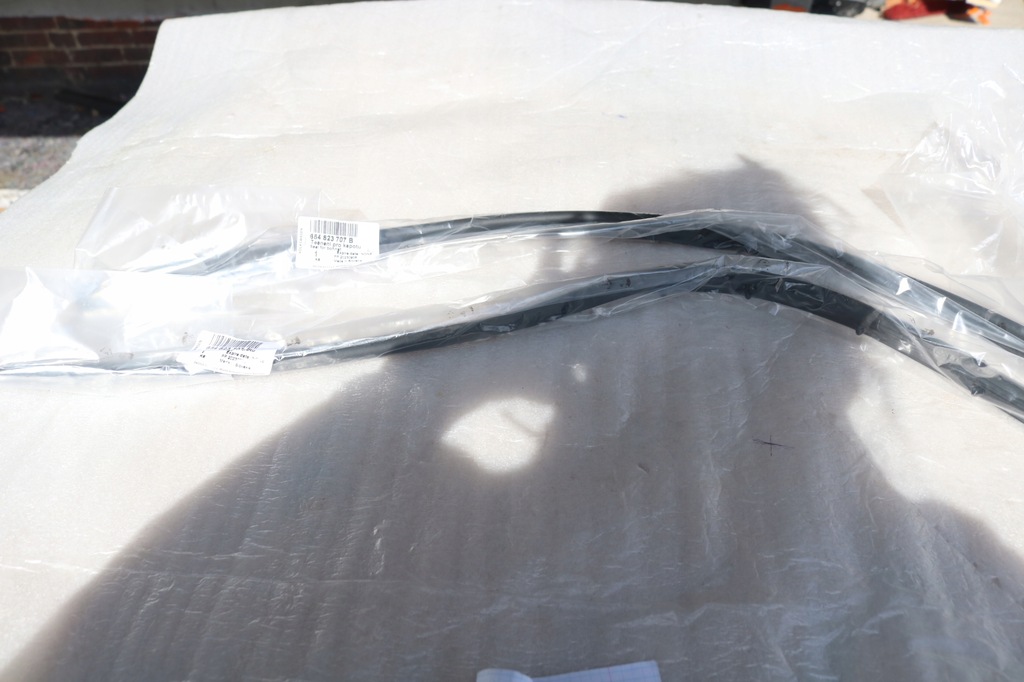 фото №1, Skoda kamiq прокладка капот l=p 654823707b