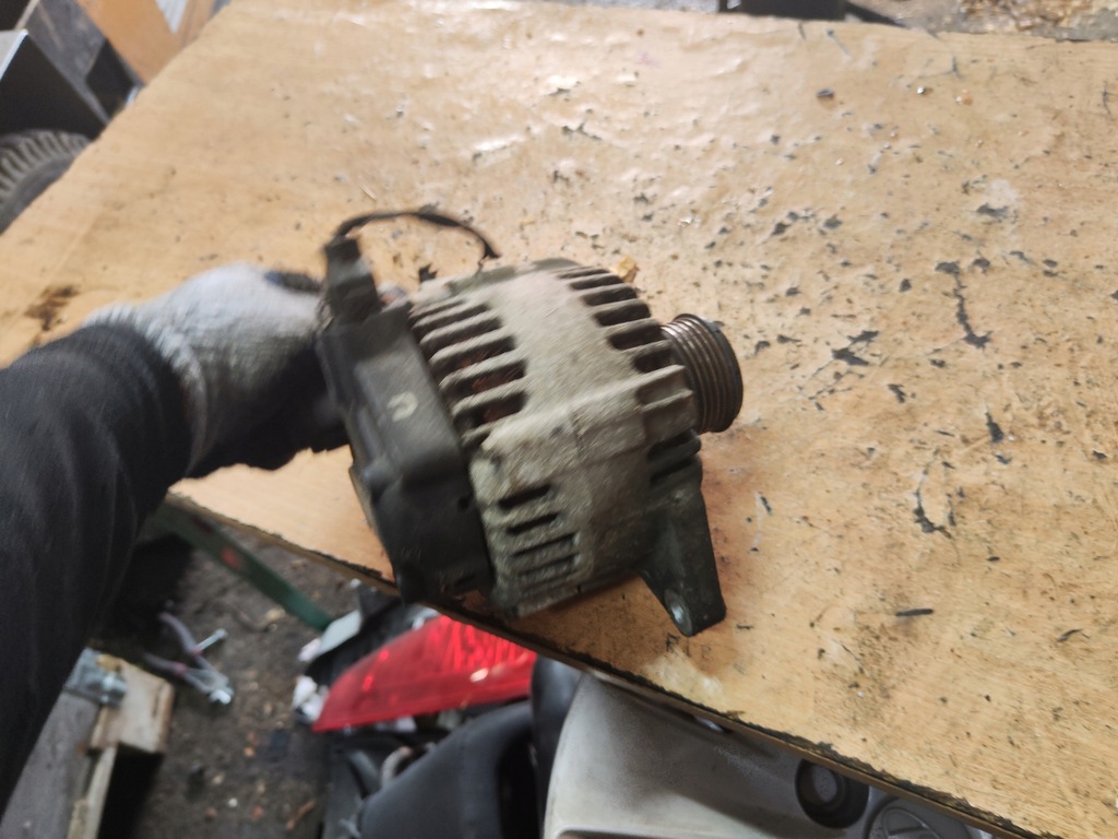 фото №1, Hyundai i30 i 1.6 crdi генератор