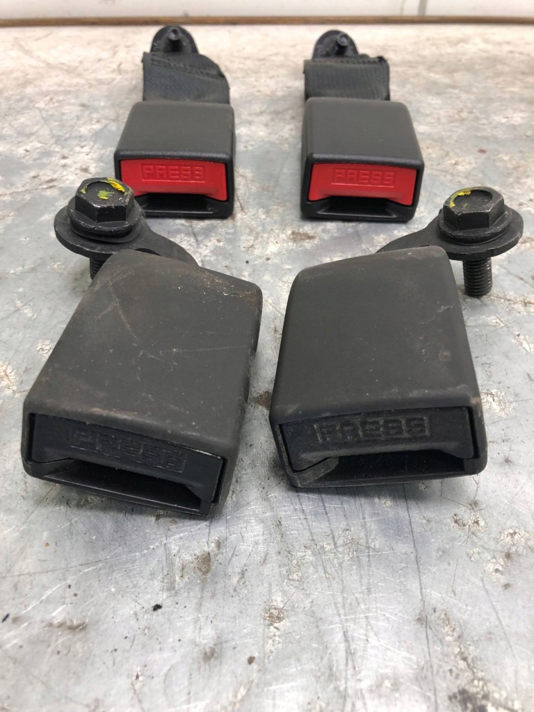 фото №3, Защёлки поперечина задняя 2 i 3 ряд nissan qashqai +2 j10 комплект