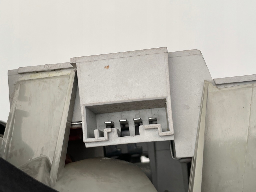 фото №9, Лампа правий задня bmw 3 e46 lift sedan 8368758 eu