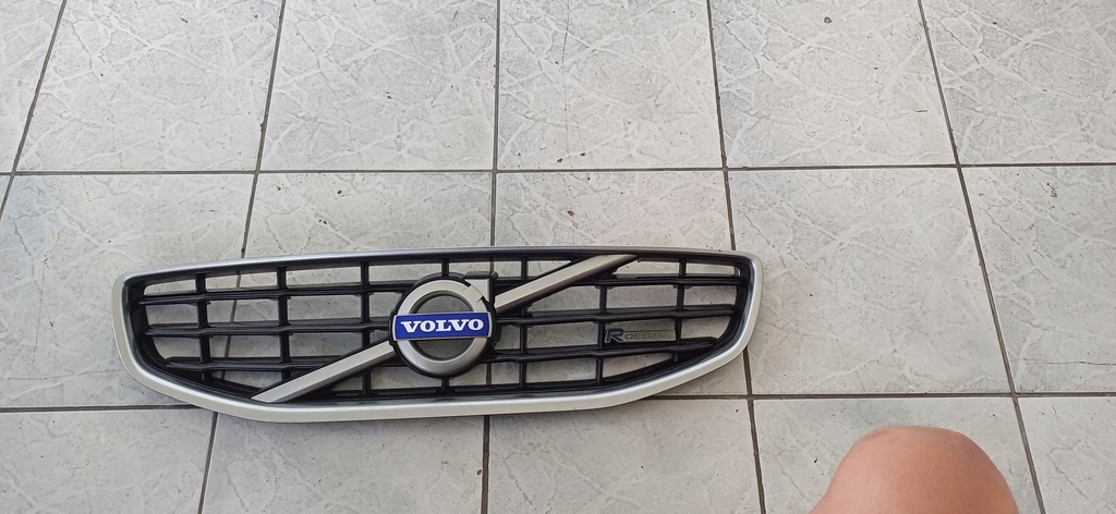 фото №1, Решітка радіатора volvo s60 v60 2010- 2013 r-desing