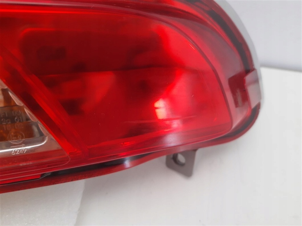 фото №6, Лампа правая задняя kia sportage 3 iii 924063u3