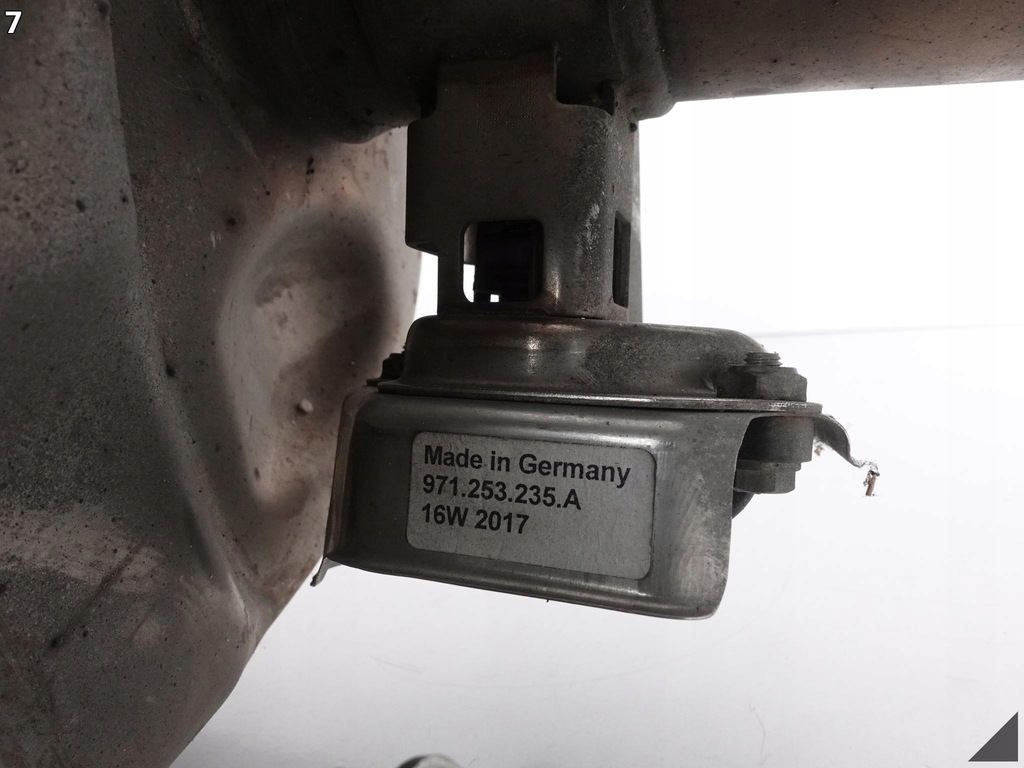 фото №8, Porsche panamera s e-hybrid 971 выхлоп+ моторчик r