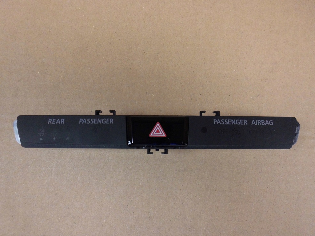 фото №1, Панель вимикач аварійних mitsubishi оригінальний номер 8002c230