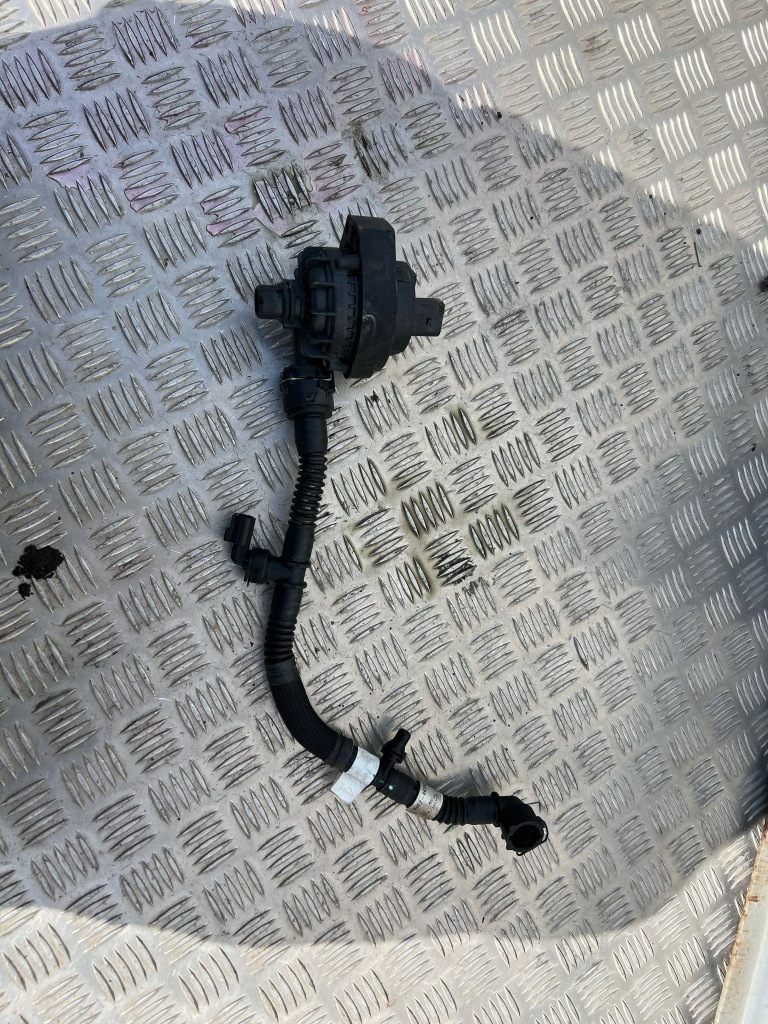 Купить Range rover sport / discovery l461 помпа воды шланги m8e2-8501-db