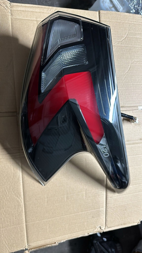 фото №1, Hyundai i20 2021- лампа задняя задняя правая n performance