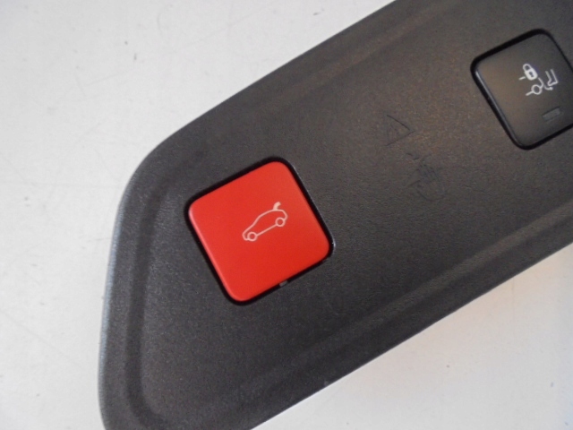 фото №3, Панель крышки peugeot 3008 ii 2016-