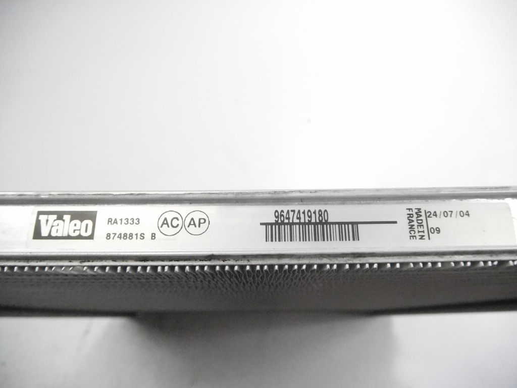 Радиатор воды peugeot 206 оригинальный номер 1330.h6 с Разборки