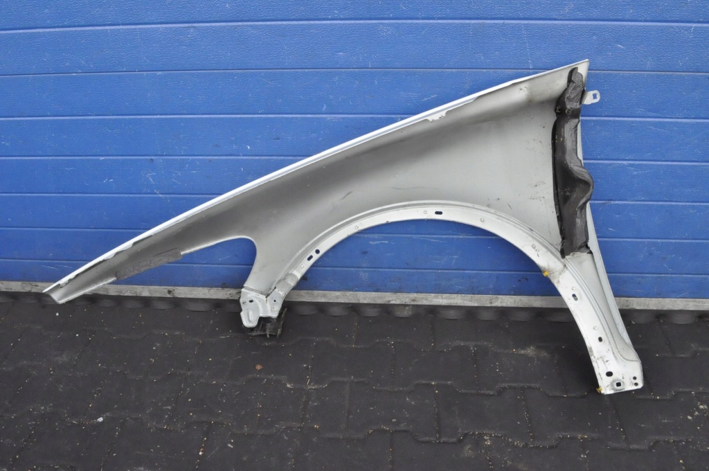 Volvo c3006-09 крило правий перед передній Ціна