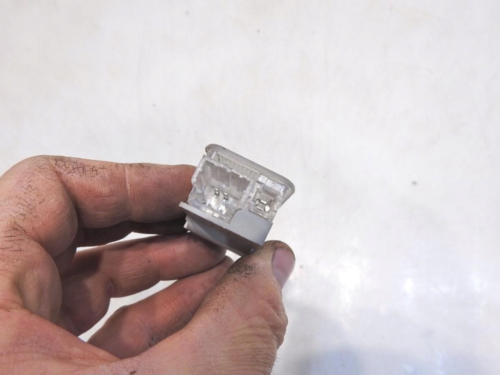 фото №3, Лампа освещение багажника левая peugeot 308 i 3d