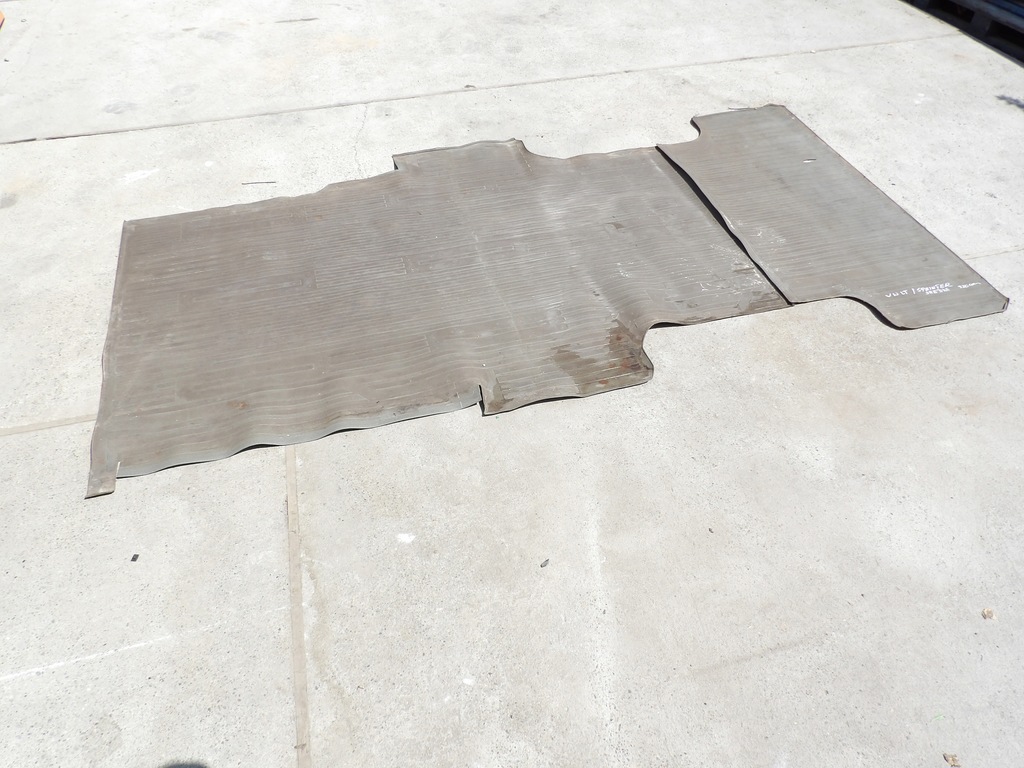 фото №1, Vw lt sprinter 96-06 обшивка гумовий елемент підлога задня середній 1