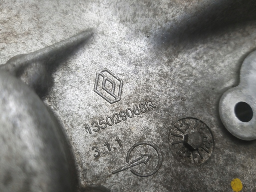 фото №13, Корпус розподільного валу насос dacia sandero ii clio v 1.0 sce b4de411 135029068r