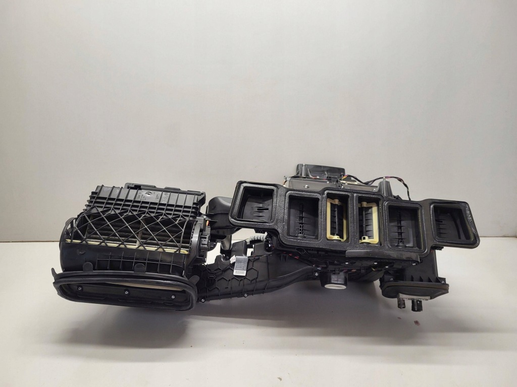 Купити Обігрівач mercedes-benz 4.7 gle w166 w292 a1668303660