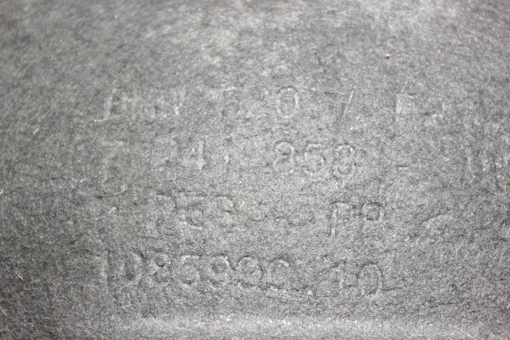 фото №7, Bmw оригинальный номер 7241858 подкрылок