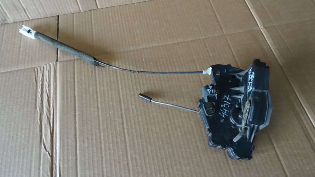 Купити Bmw e46 замок правий задній 7 pin