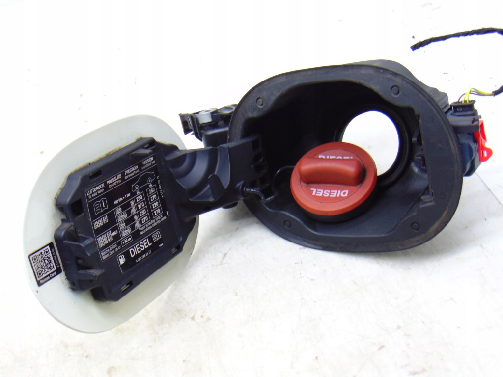 Купить Крышка заливной топлива ниша замок mercedes w176 a1766300067