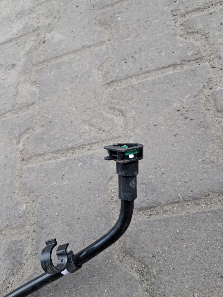 Патрубок шланг фільтра вугільний volvo xc60 ii гібрид 32312405 Недорого