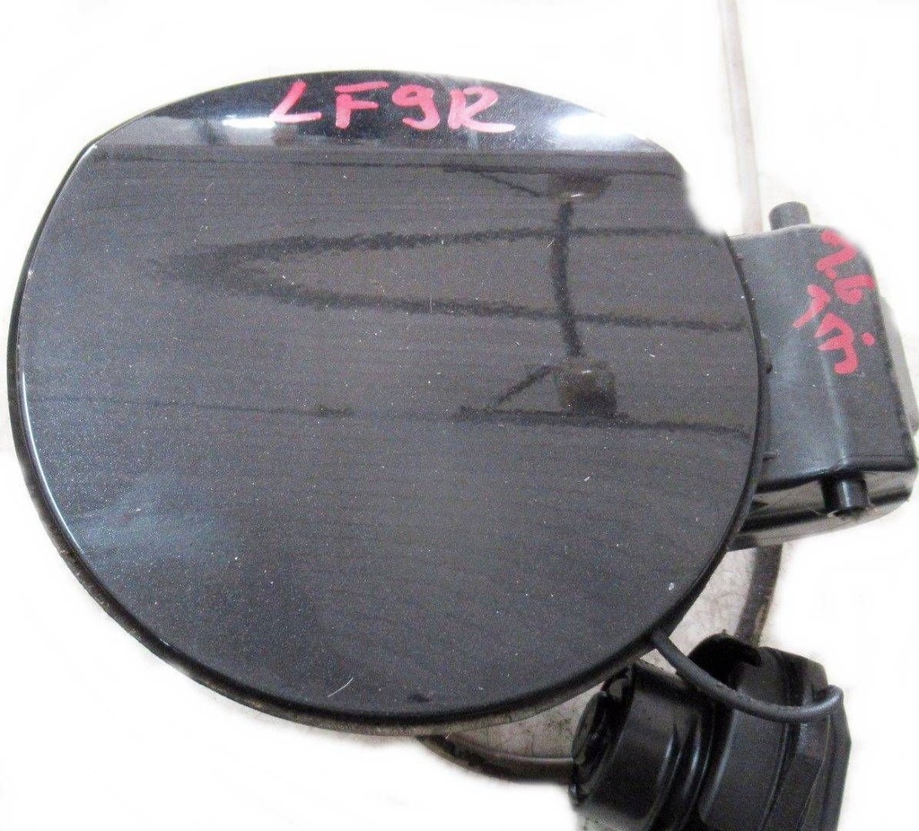 фото №2, Skoda rapid spaceback 1.6 tdi кришка пального 1k0010497c